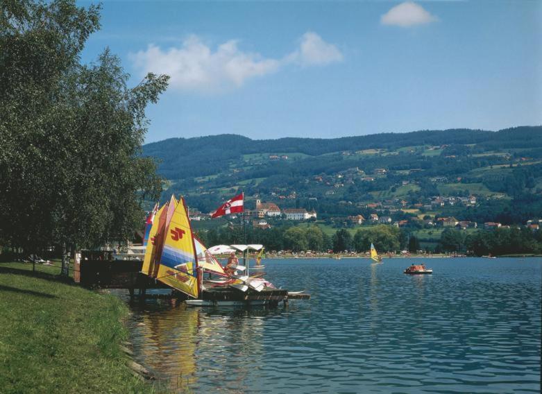 Zwei Schlafzimmer Ferienapartment Anna Am Stubenbergsee Inklusive Vier E-Bikes Luaran gambar